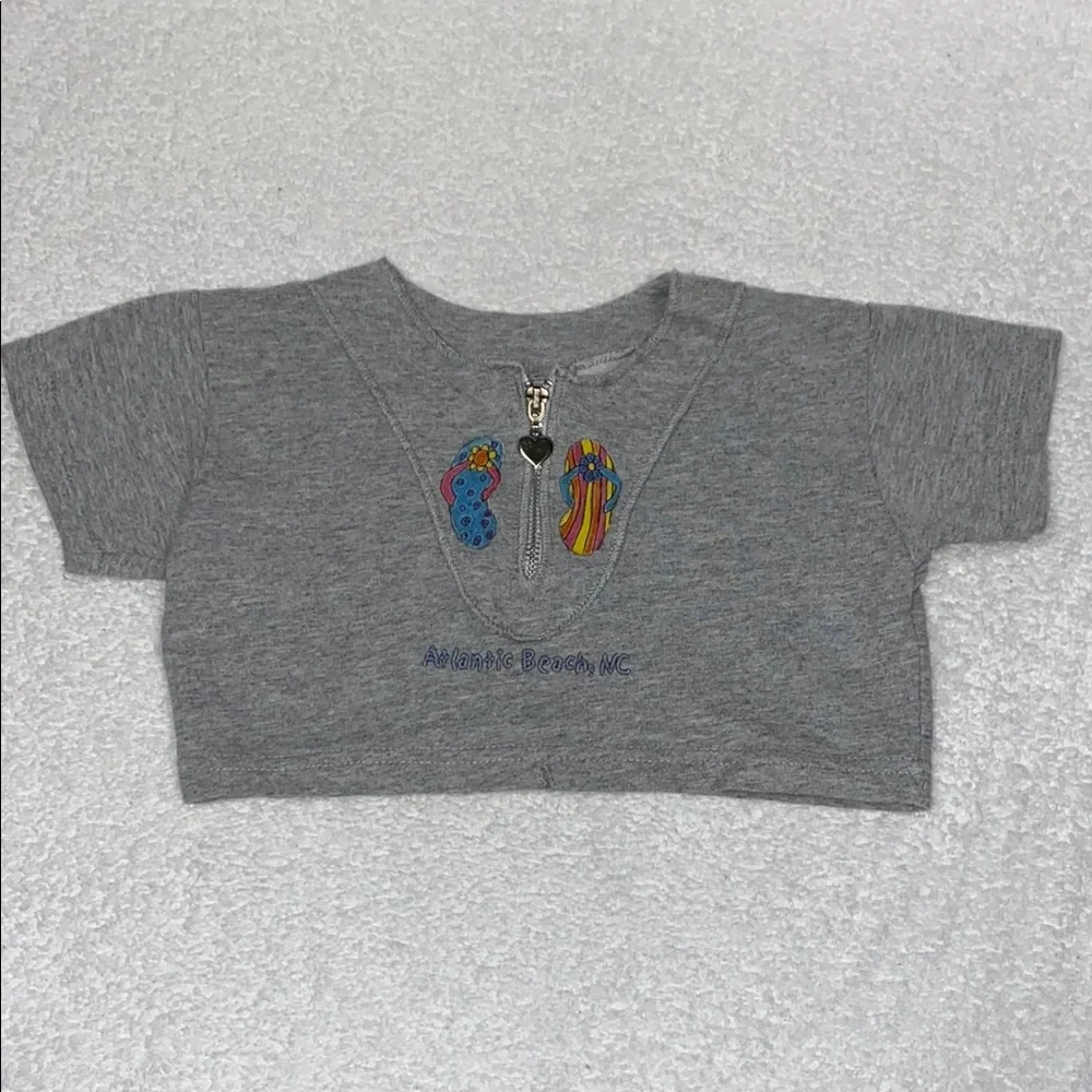 Vintage half shirt belly shirt Gray Crop Top with Colorful Flip-Flop Design 6